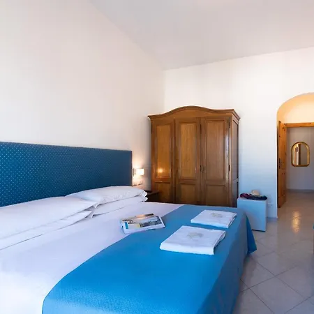 Europa 3* ايسكيا